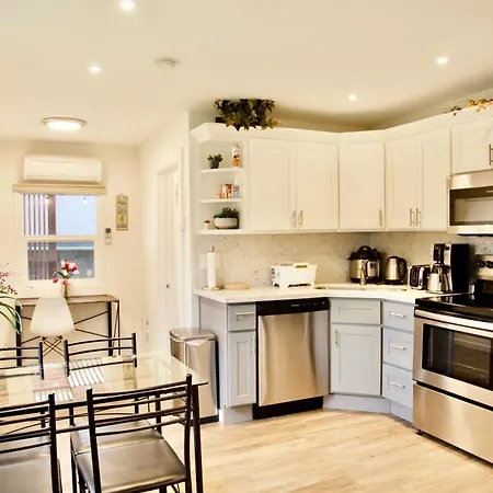 Cozy Home Conveniently Located With King Bed